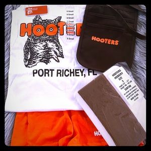 Full Hooters Uniform Set